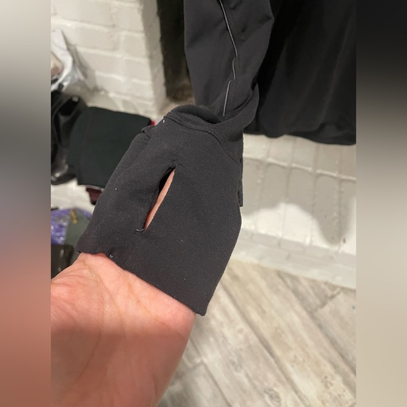 Lululemon lightweight pullover - Picture 5 of 10